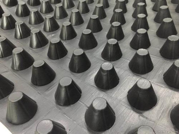 防護(hù)儲排水板